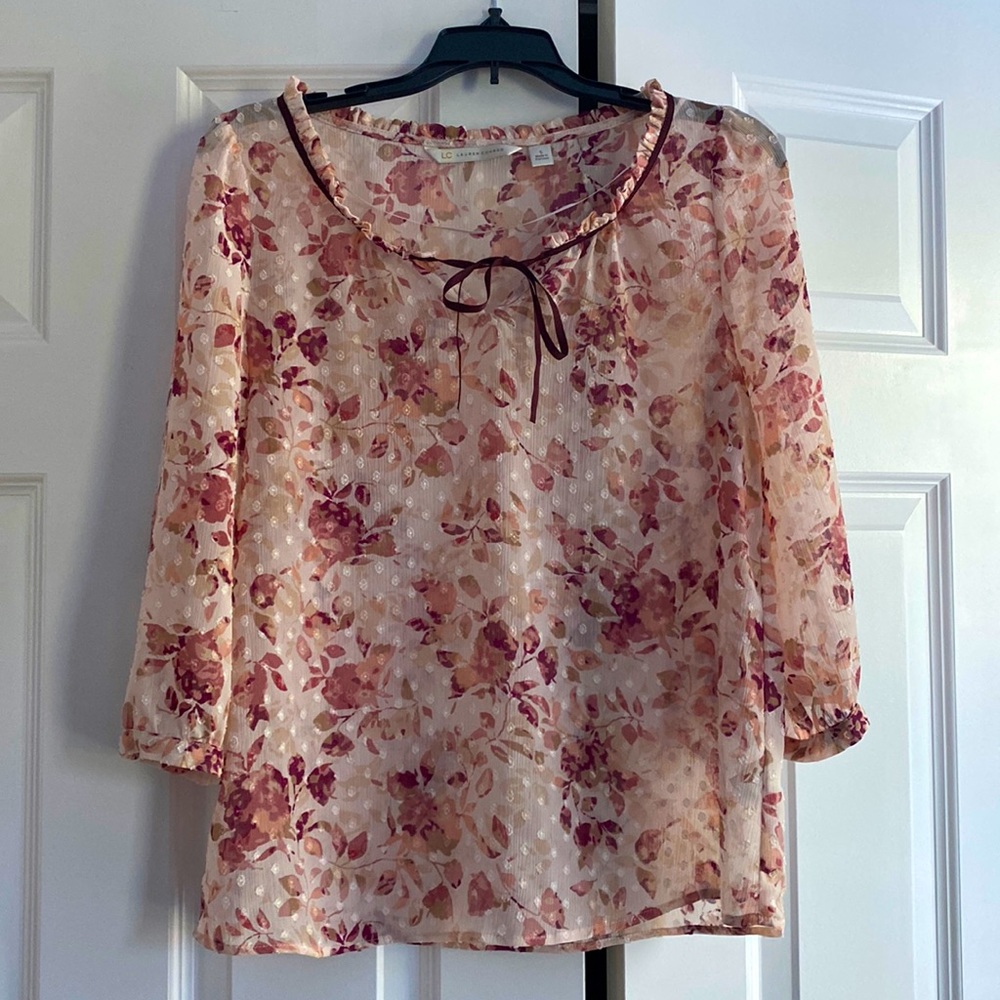 Beautiful Lauren Conrad Blouse ✨